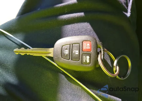 2016 Toyota Corolla S Plus из США, поврежденный, VIN 5YFBURHE1GP482981